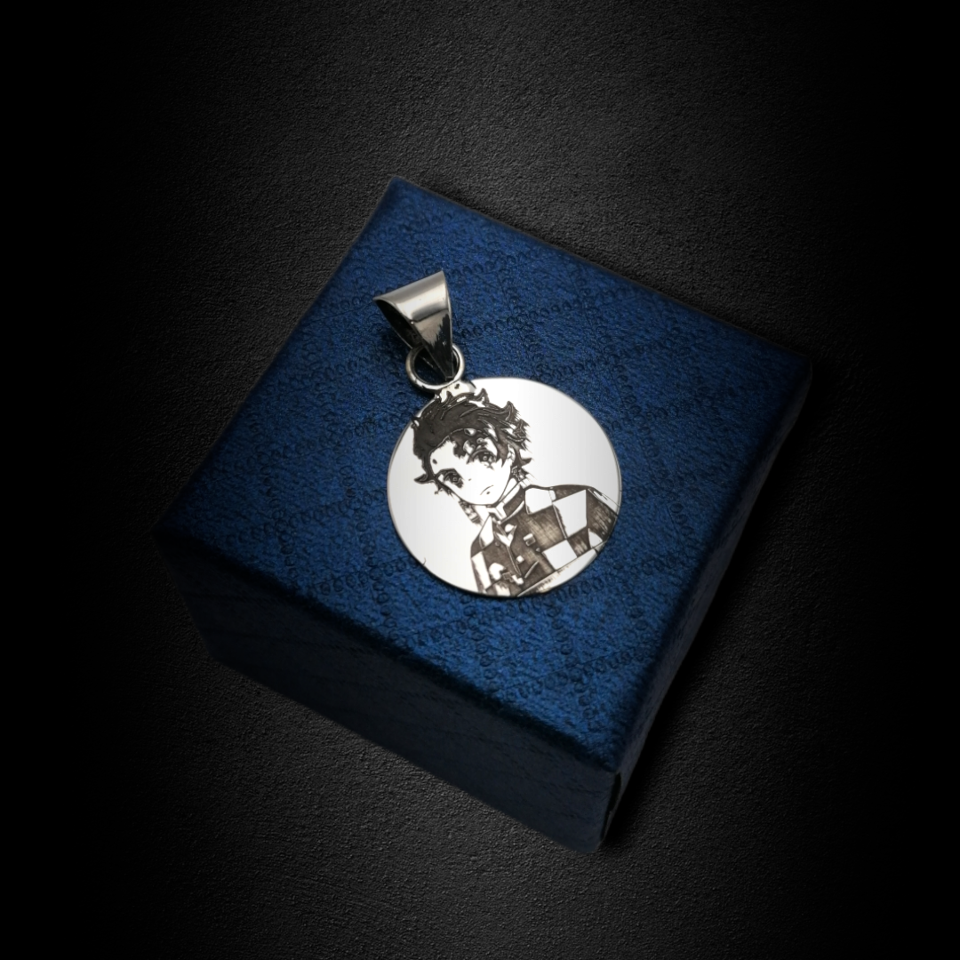 Dije demon slayer Tanjiro Kamado plata.925