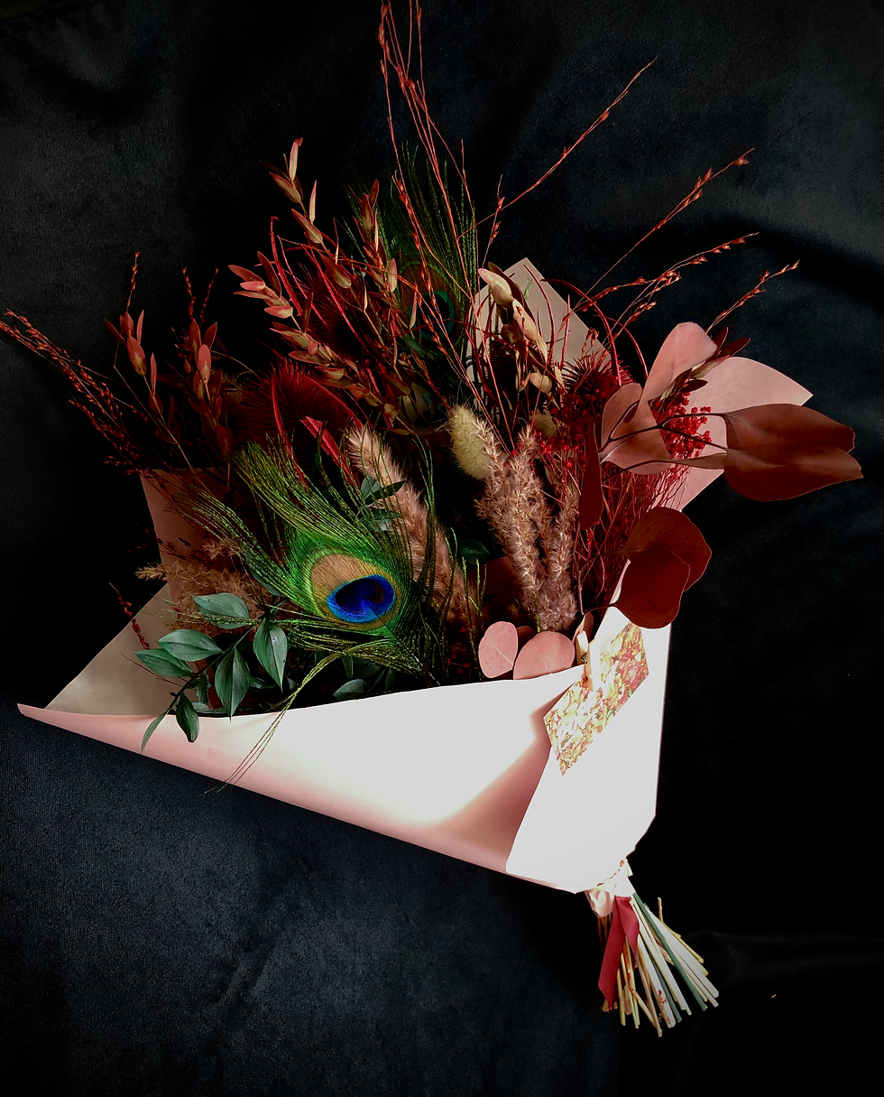 Bouquet Ocelle de paon en feuillage écarlate - Popp'yt Créations Florales