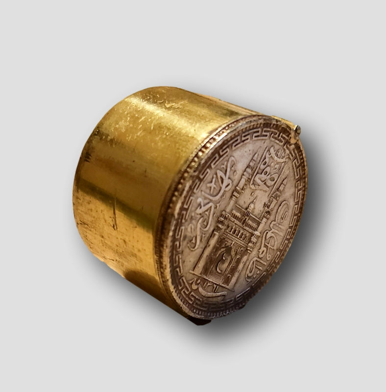 Thumbnail: Hyderabad State 8 Annas Silver Coin Pillbox – Mir Osman Ali Khan Era