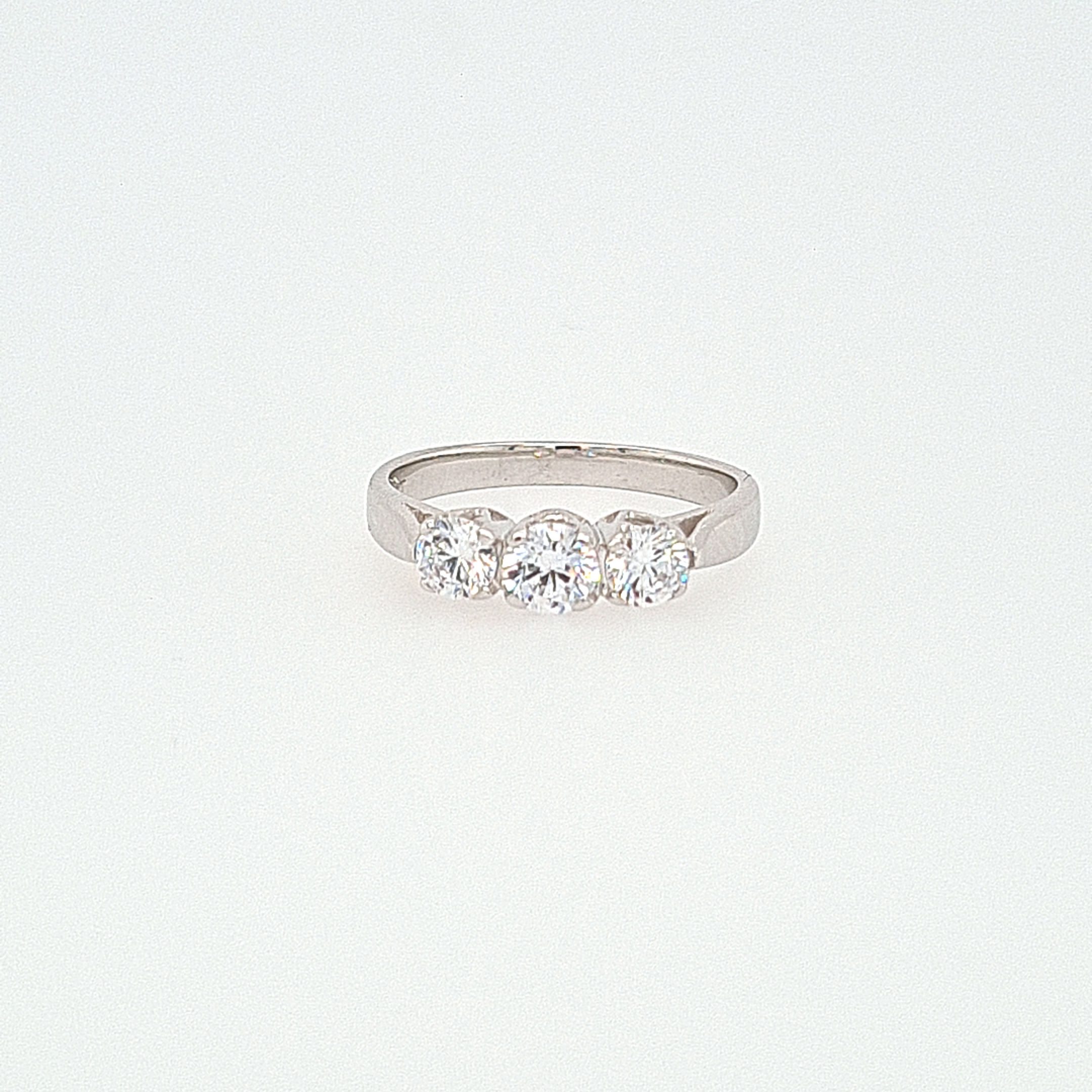 9CT White Gold Claw Set Trellis Style Ring