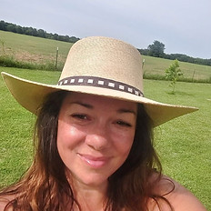 Regina with hat.jpeg