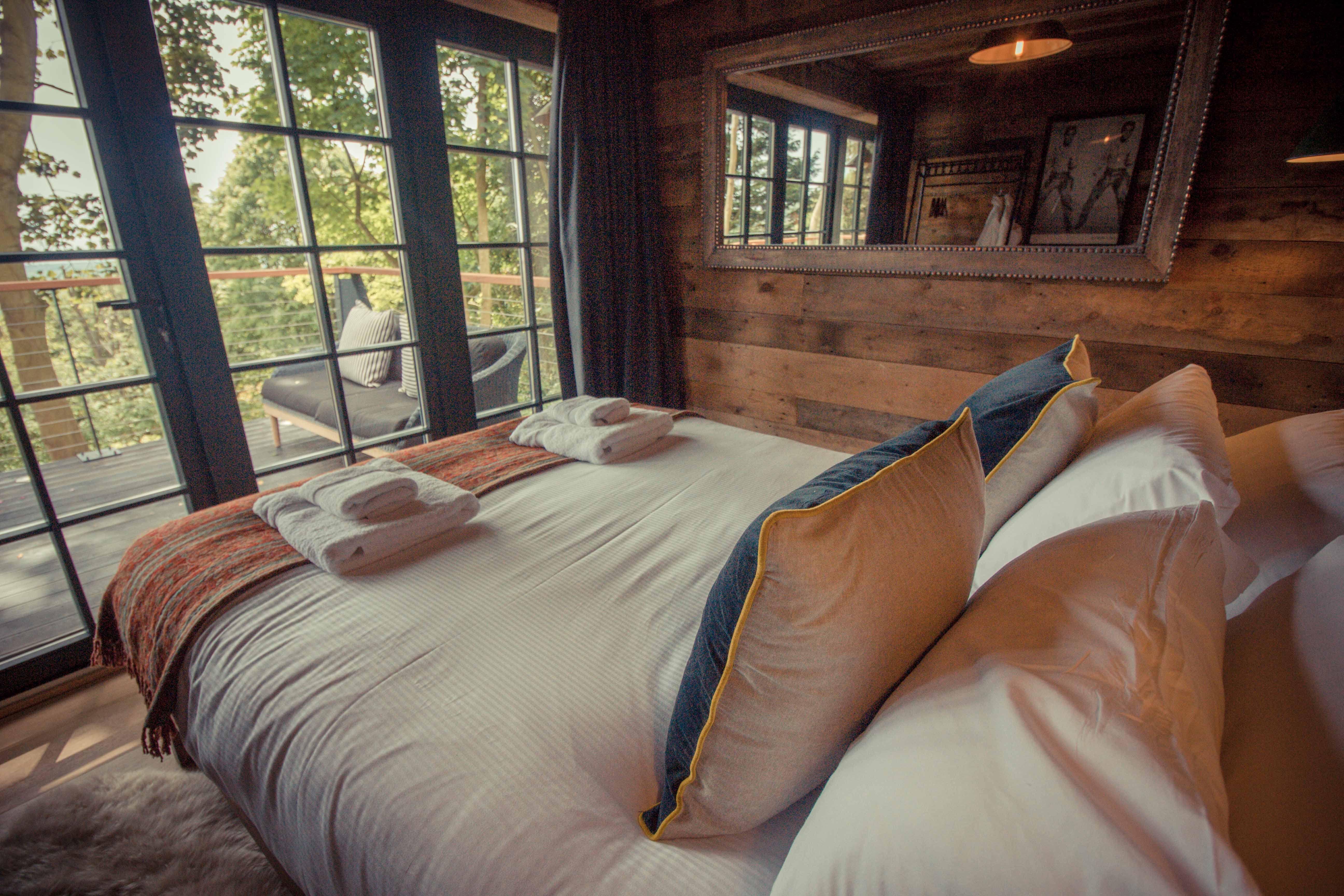 Unique Luxury Stays UK Tiger Lodge Port Lympne