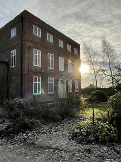 Manor Sun Retreat
