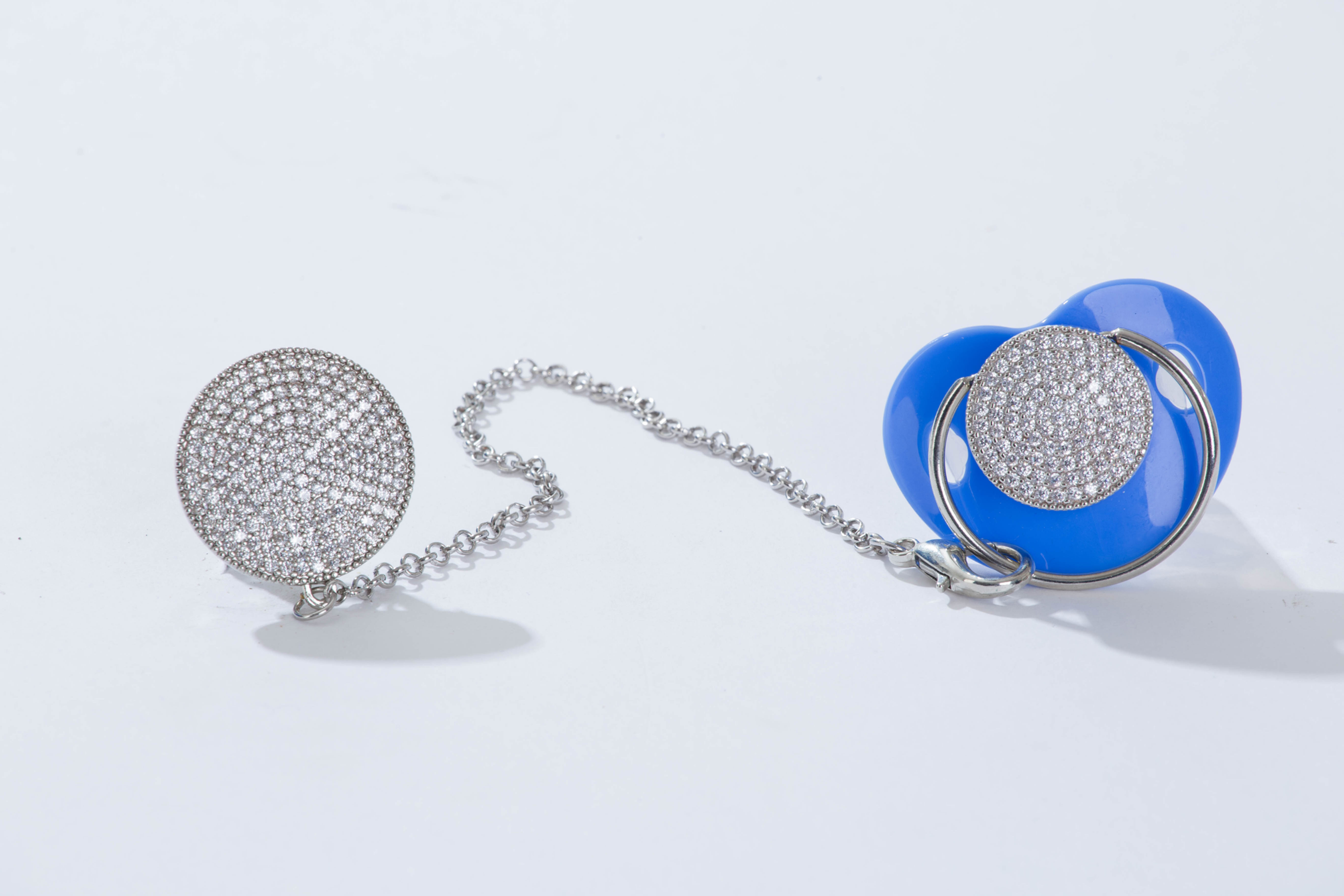 Σετ Πιπίλα & Κλιπ Full Strass – Ασημί με Μπλε Πιπίλα