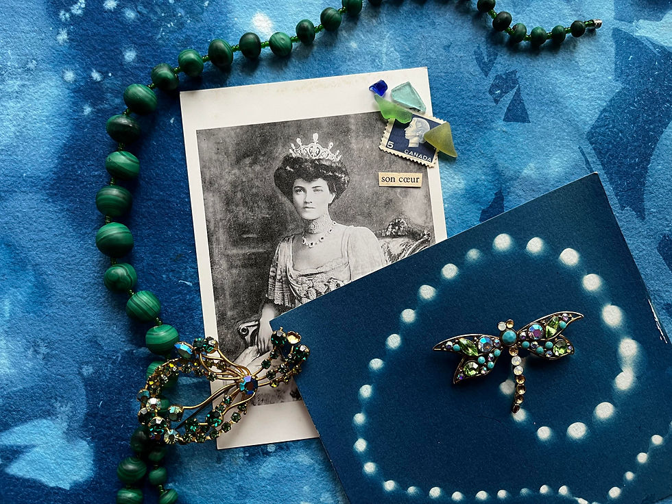 carte postale de reine, bijoux, cyanotype, timbre