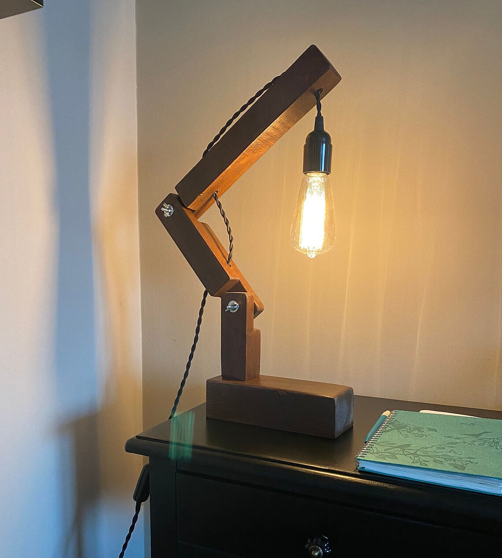 Lampada da tavolo in Noce