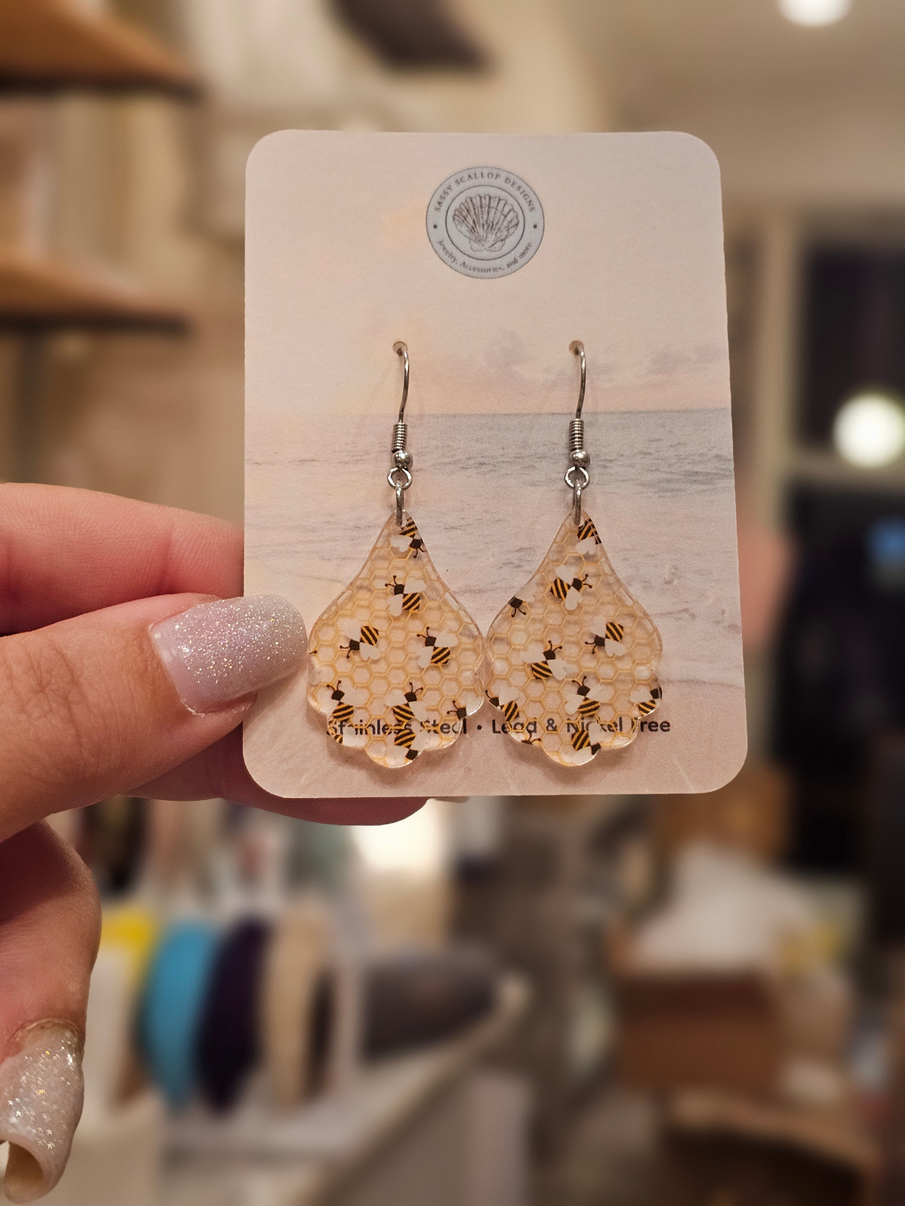 Scallop Edge Bees Acrylic Earrings