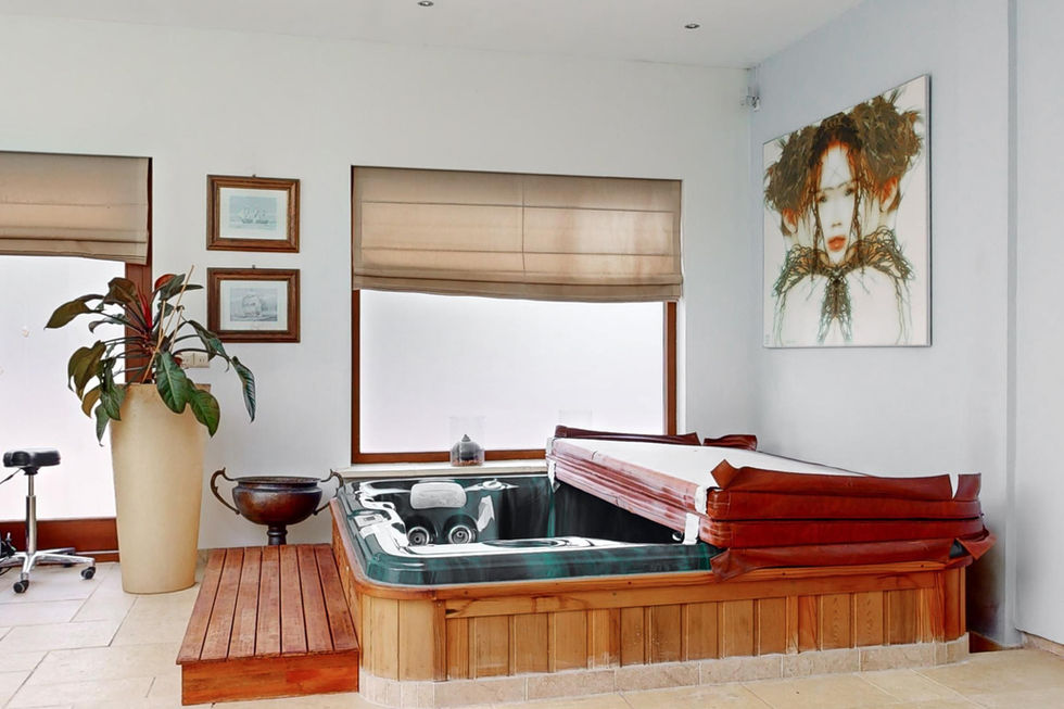 Jacuzzi Pool House