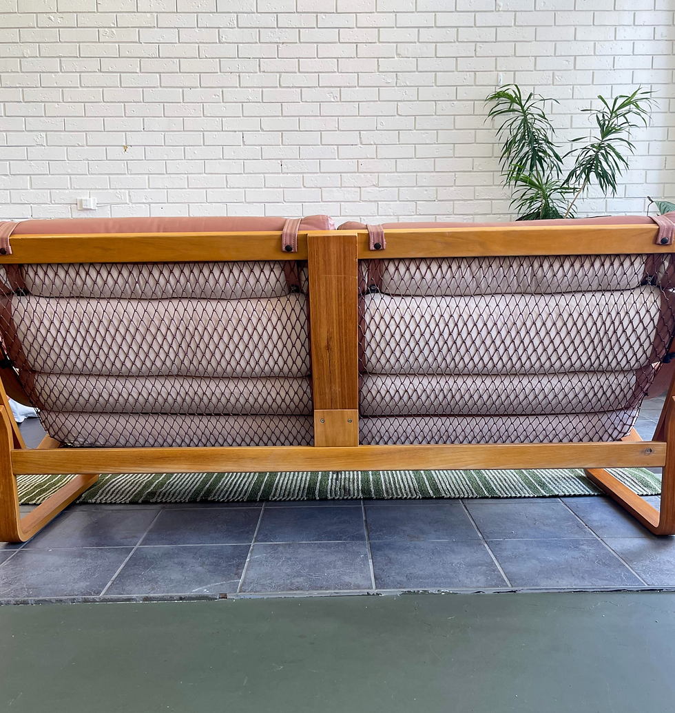 Thumbnail: Tessa 2.5 seater in blush leather
