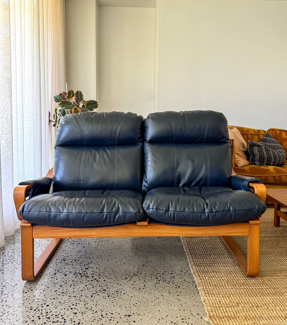 Thumbnail: Tessa Monaco in dark petrol blue leather