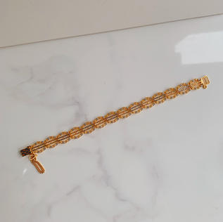 916 Gold Two Tone Oval Bracelet