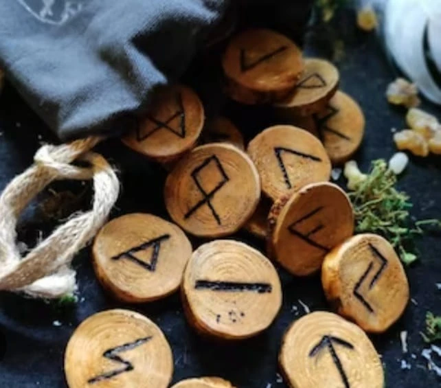 Le rune, un alfabeto celtico con poteri rivelatori