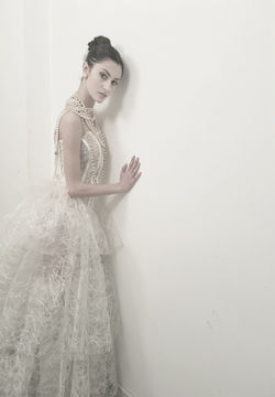 Abito da sposa in tessuto TNT