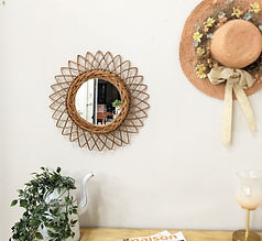Petit miroir en rotin