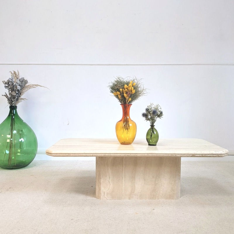 Table basse rectangulaire en travertin