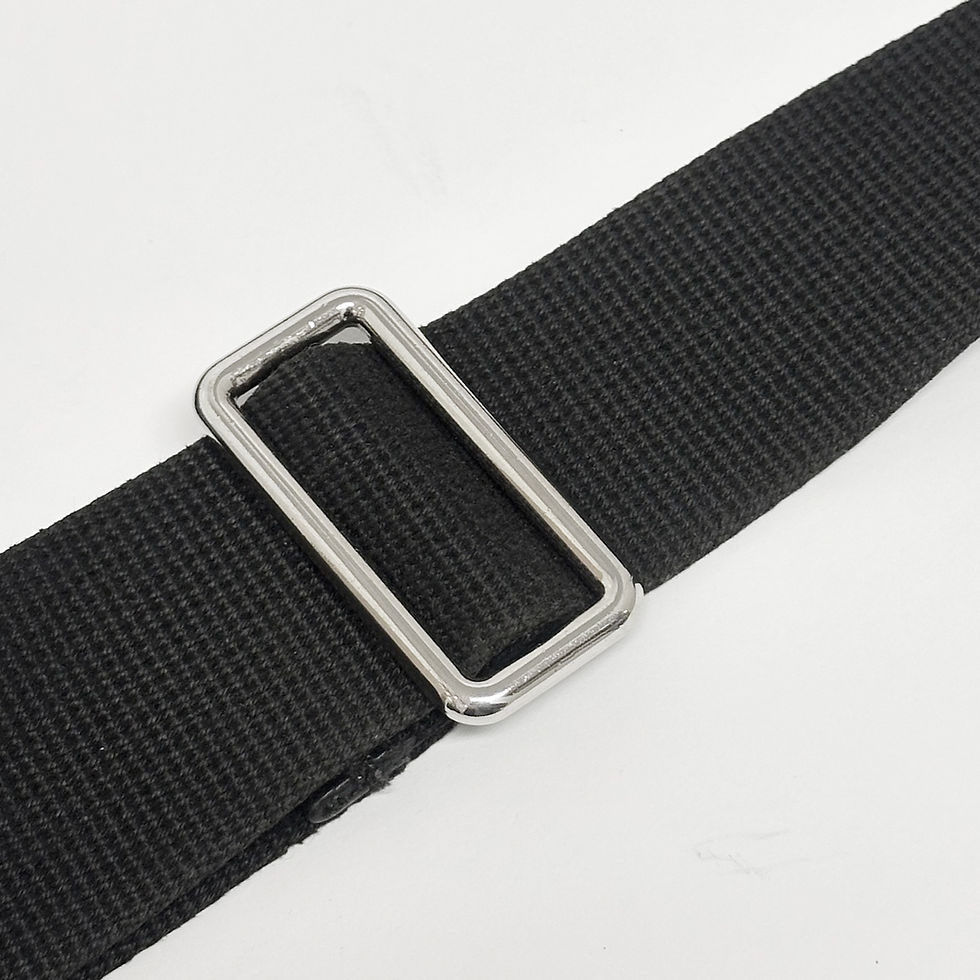 サムネイル： Yves Saint Laurent BIGロゴレザーショルダーバッグ