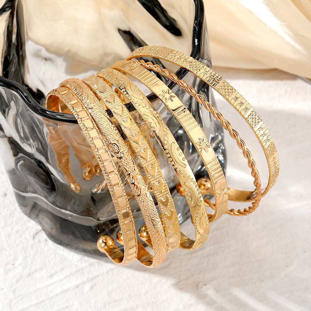 7 Pcs/Set Punk Gold Color Bracelets for Women Streetwear Goth Heart Prints Metal