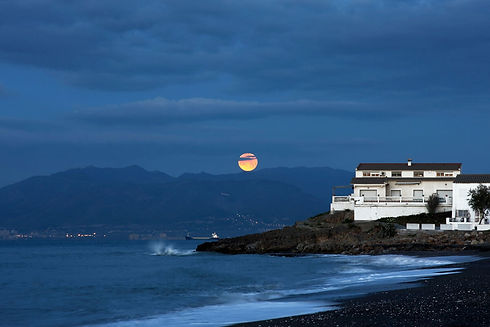 Full-Moon_edited.jpg