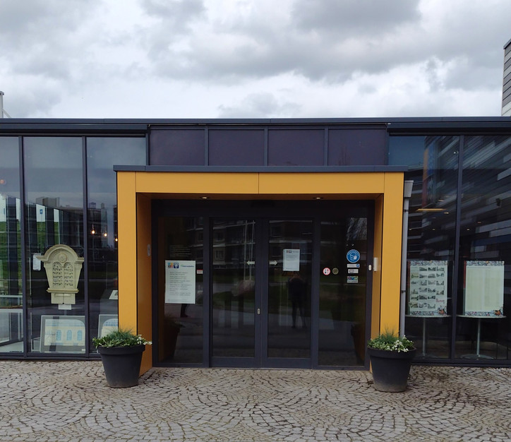 Raamexpositie 'Het Joodse familieverleden van Delfzijl'