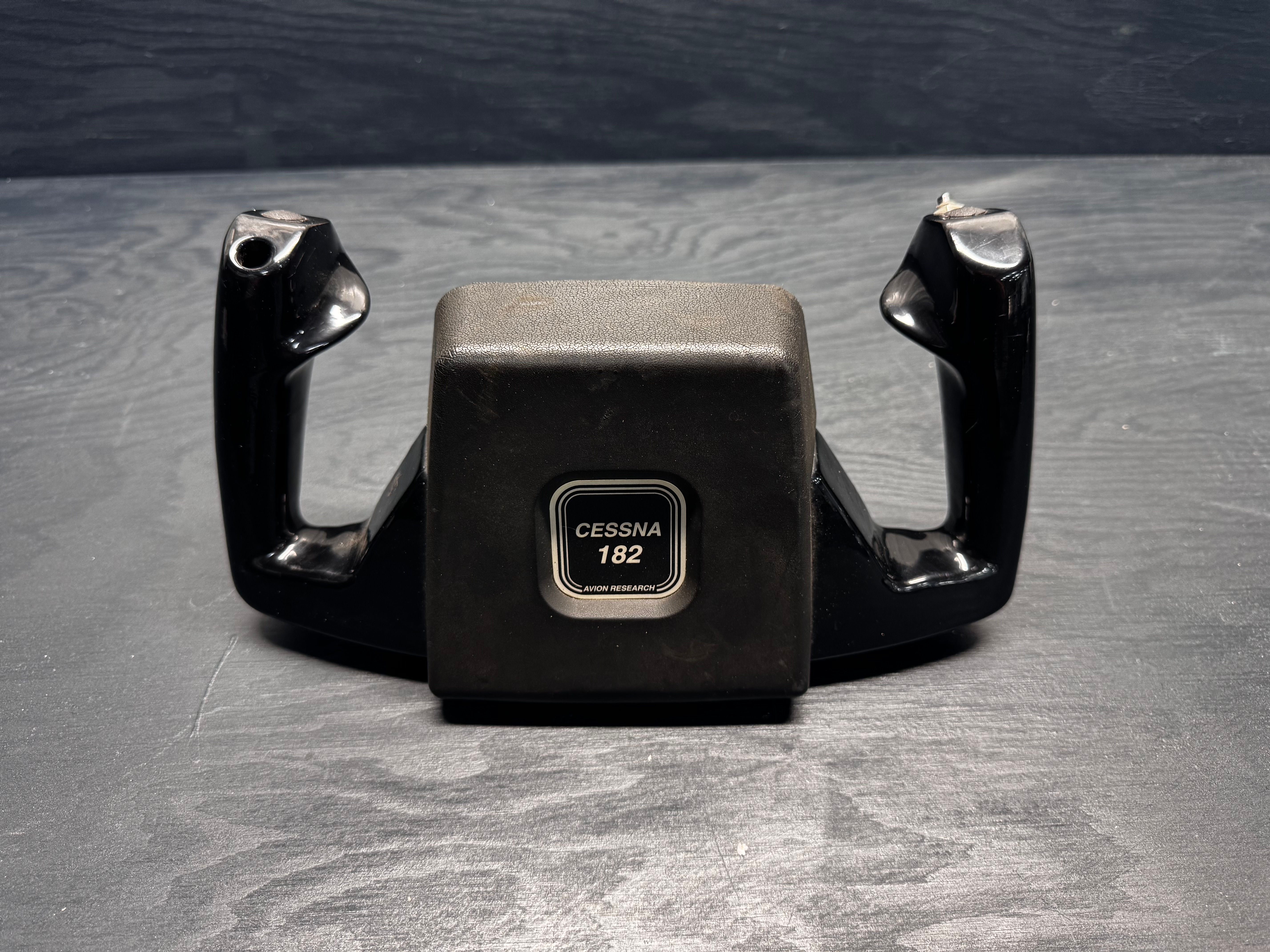 Cessna 182 yoke - Avion Research