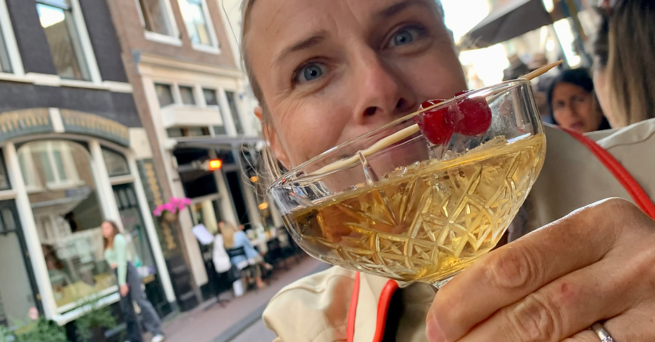 Sanni mit Drink.heic