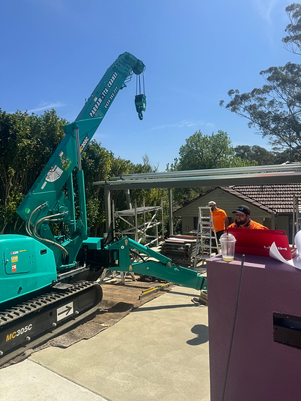 Maeda lifting structural steel and perlins