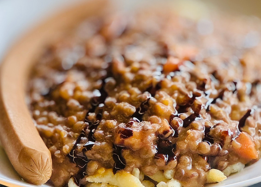 Vegane Schwäbische Linsene mit veganem Seitan-Wienerle