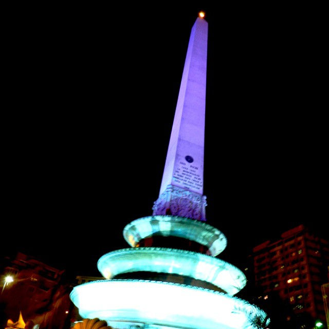 Obelisco de noche