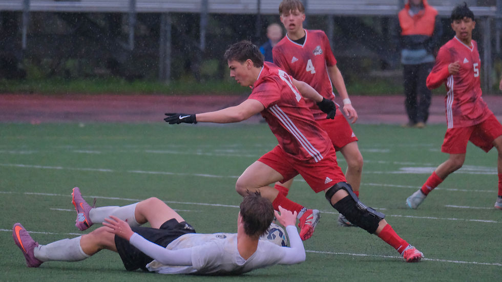 Soccer sophomore and junior sink South, save senior celebration