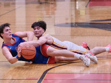 Crimson Bears boys fall by a basket to Kings in tourney opener