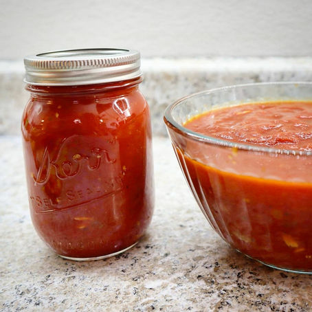 Quick and Easy Homemade Tomato Sauce