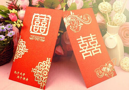 Red Envelopes with Money inside the Most Common Gift in Chinese Weddings.