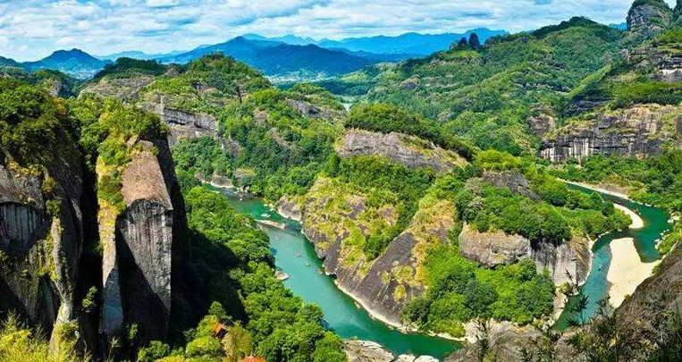 Nine Bend River, or Jiuqu Xi of Mount Wuyi