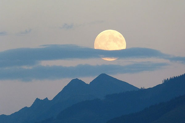 full-moon-460314_640.jpg