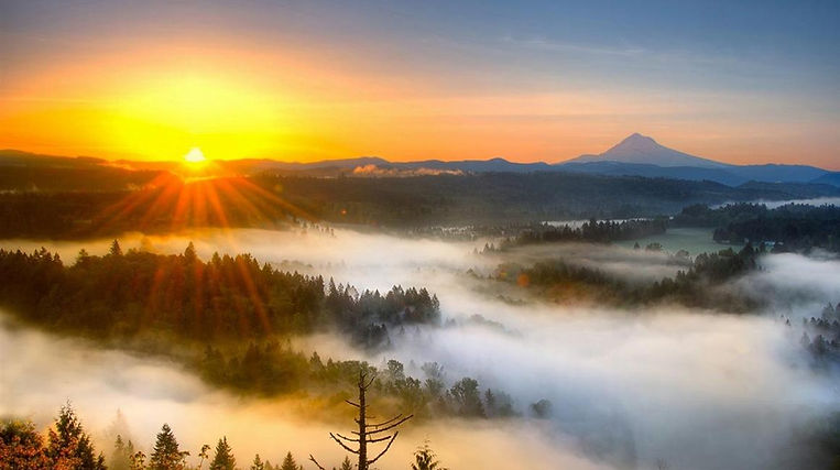 Sunrise and Cloud of Mount Lu.