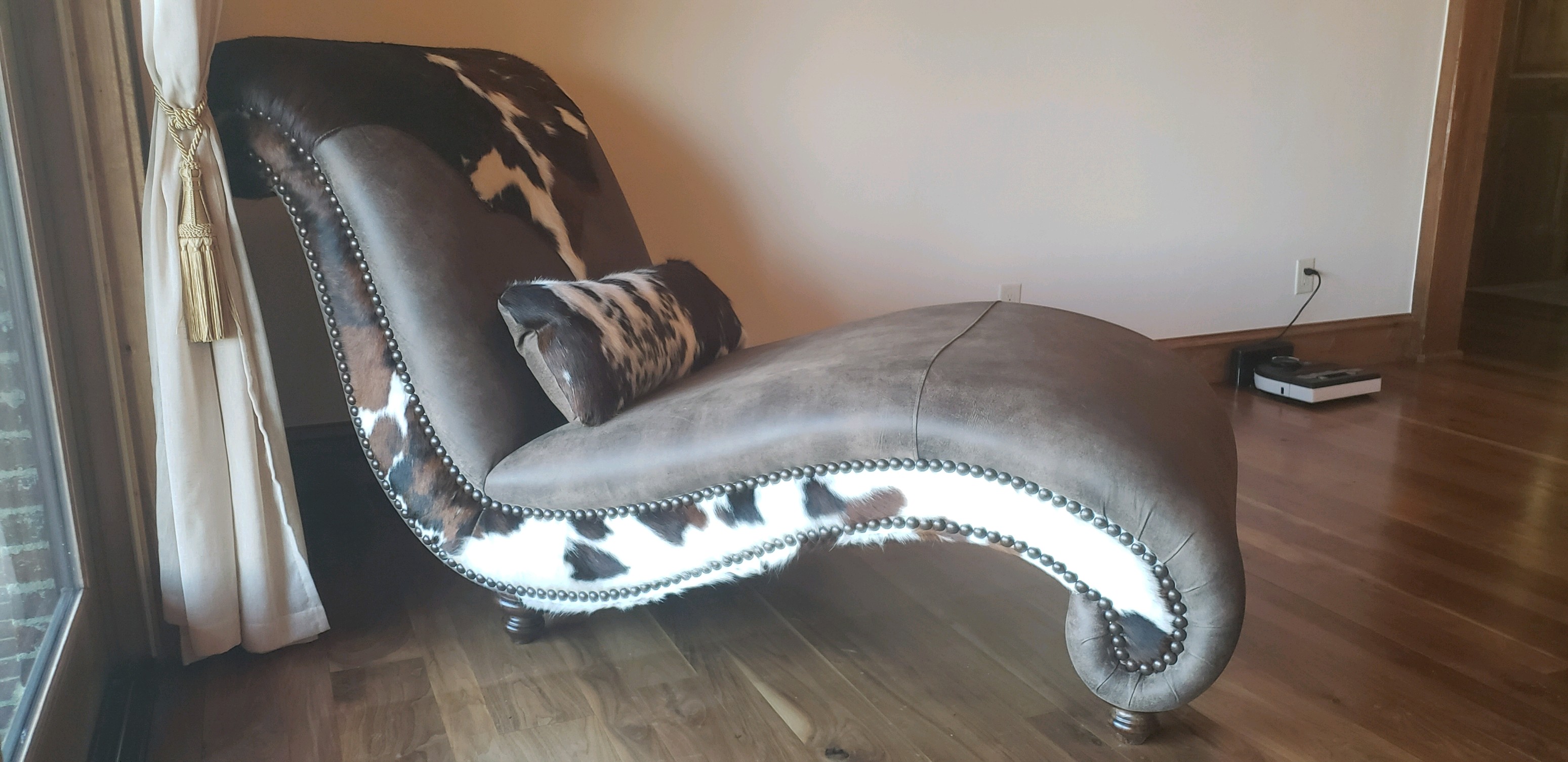 Monterey Chaise