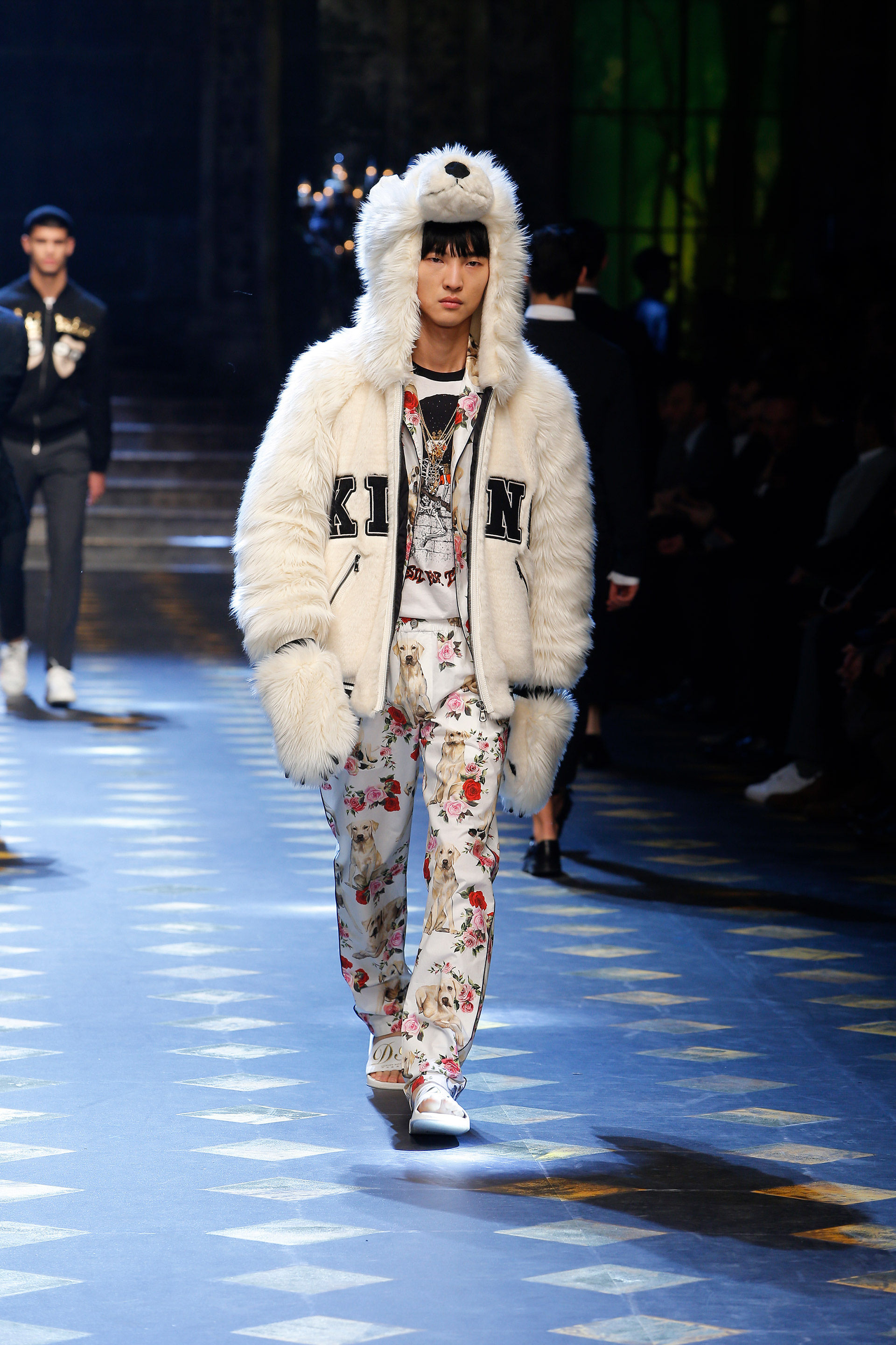 dolce-and-gabbana-fall-winter-2017-18-men-fashion-show-runway-109