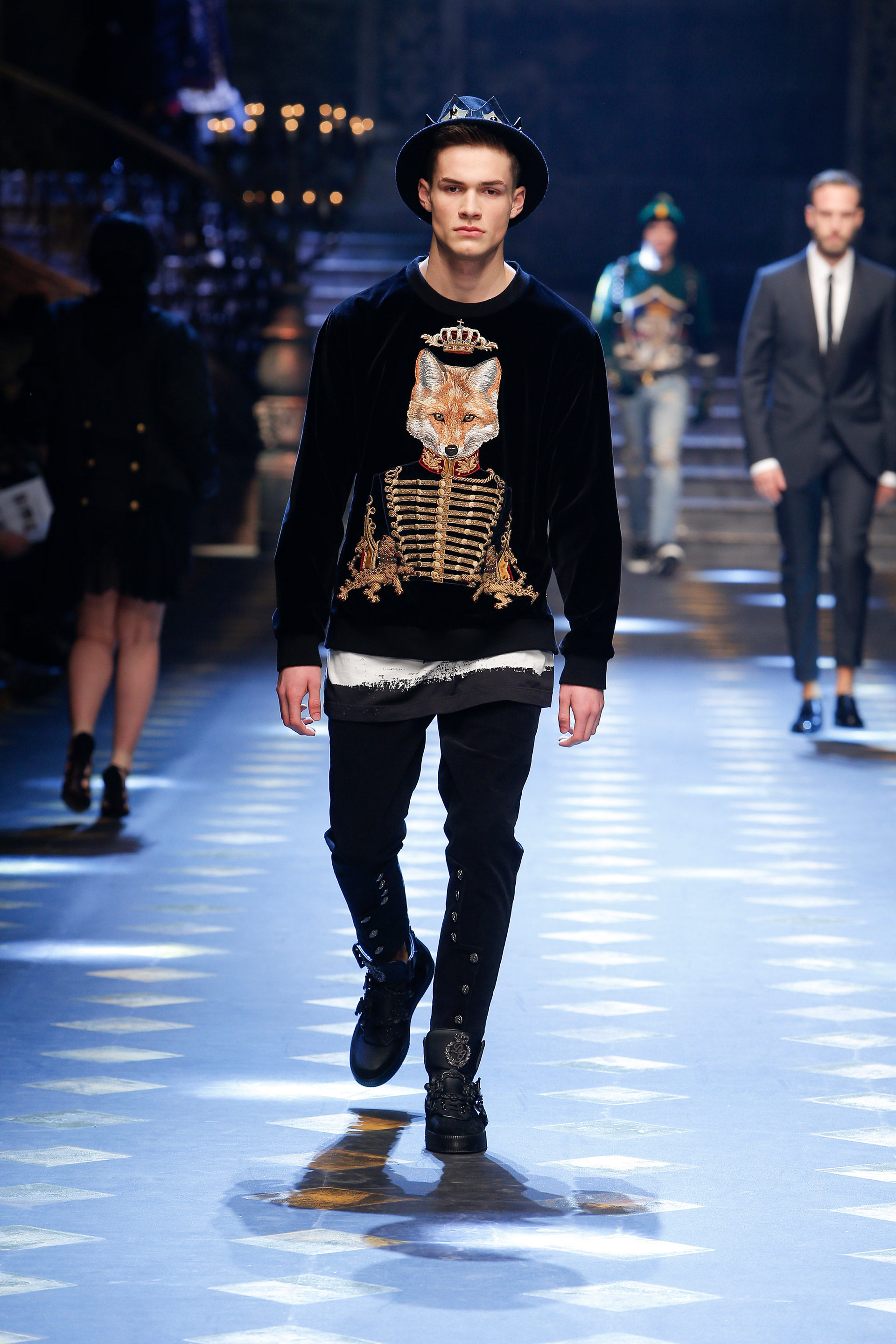 dolce-and-gabbana-fall-winter-2017-18-men-fashion-show-runway-96