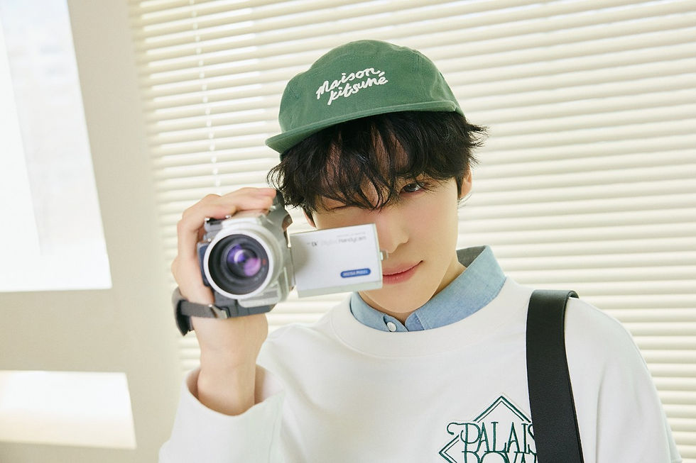 ATEEZ成員丁潤浩 ©️ Maison Kitsuné