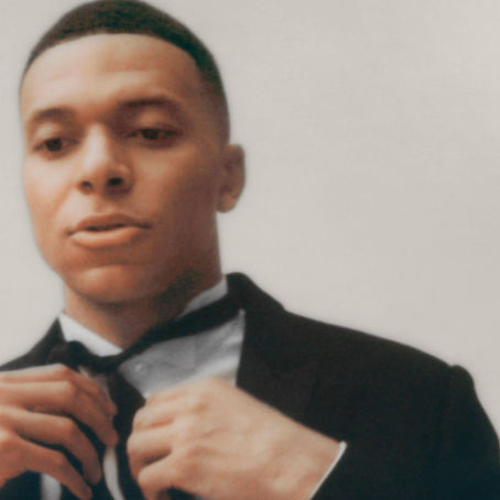 Kylian Mbappé 領銜揭曉 Jonathan Anderson 首個 Dior 男裝系列/ Kylian Mbappé Premieres Jonathan Anderson’s Debut Collection for Dior