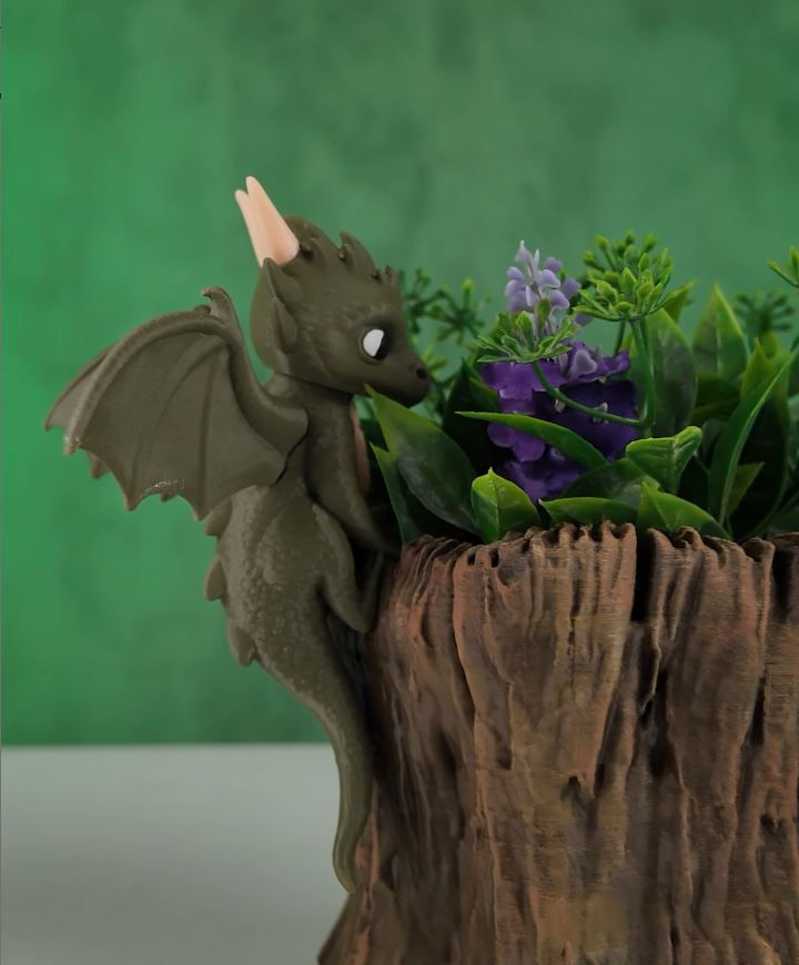 Miniaturbild: Fantasy Blumentopf & Pflanztopf – Magischer Blumenuntertopf