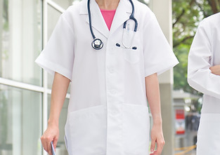 医師