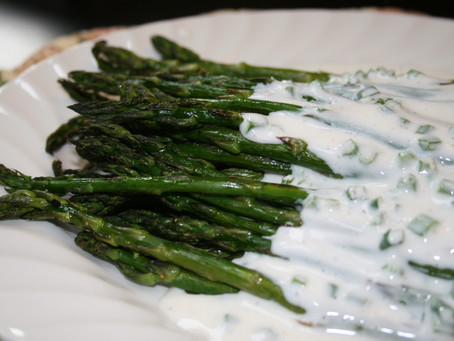 Roasted Asparagus with with Creamy Yogurt Ranch Dressing