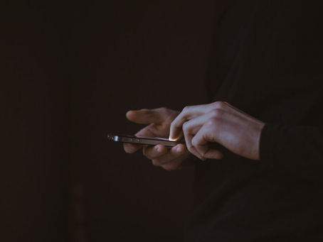 YOUR MOBILE PHONE IS A POTENTIAL CONTAMINATION RISK FOR YOUR PIERCING – FIND OUT HOW.