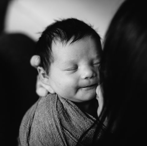 foto neonato bianco e nero