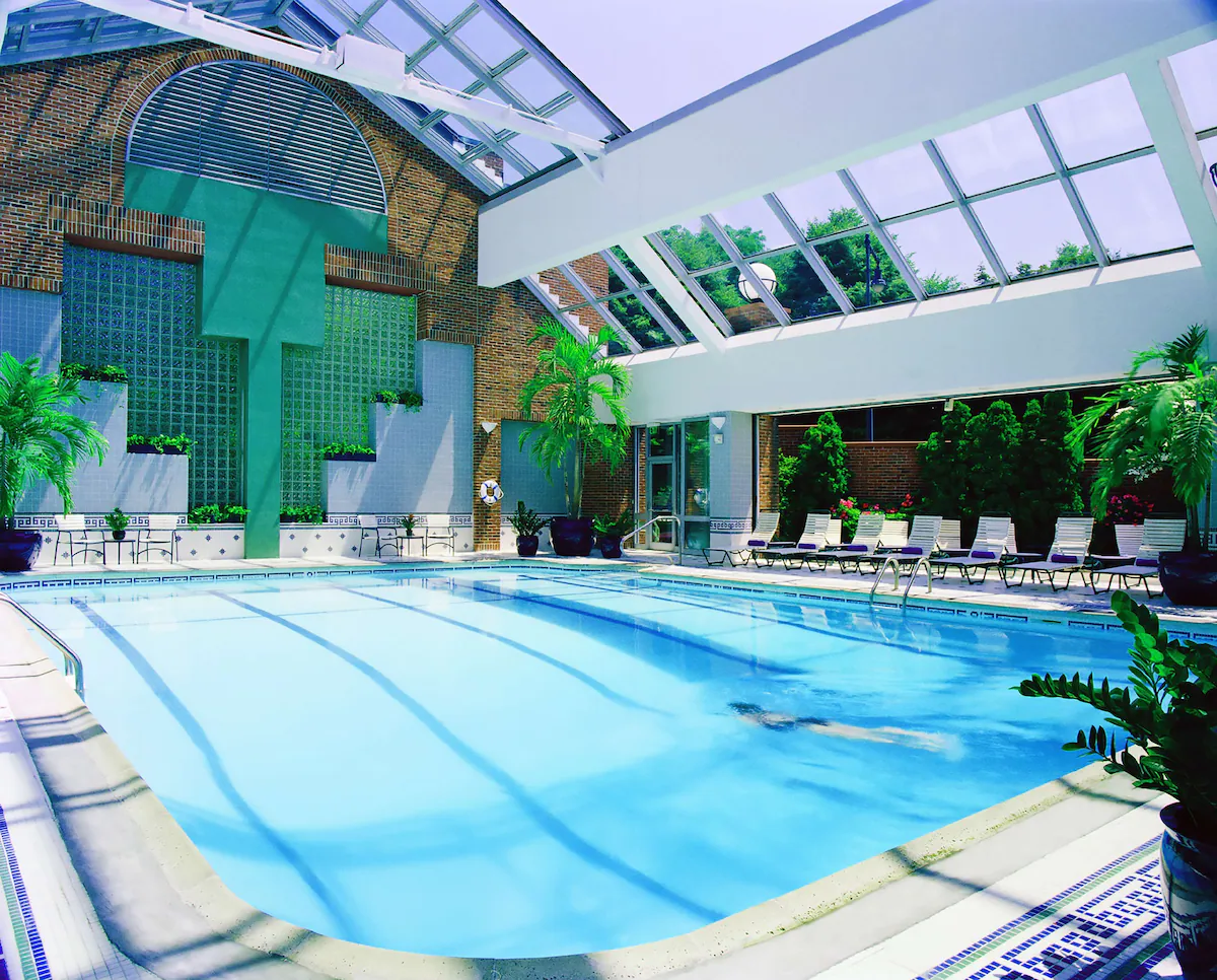 Sonesta Swimming Pool