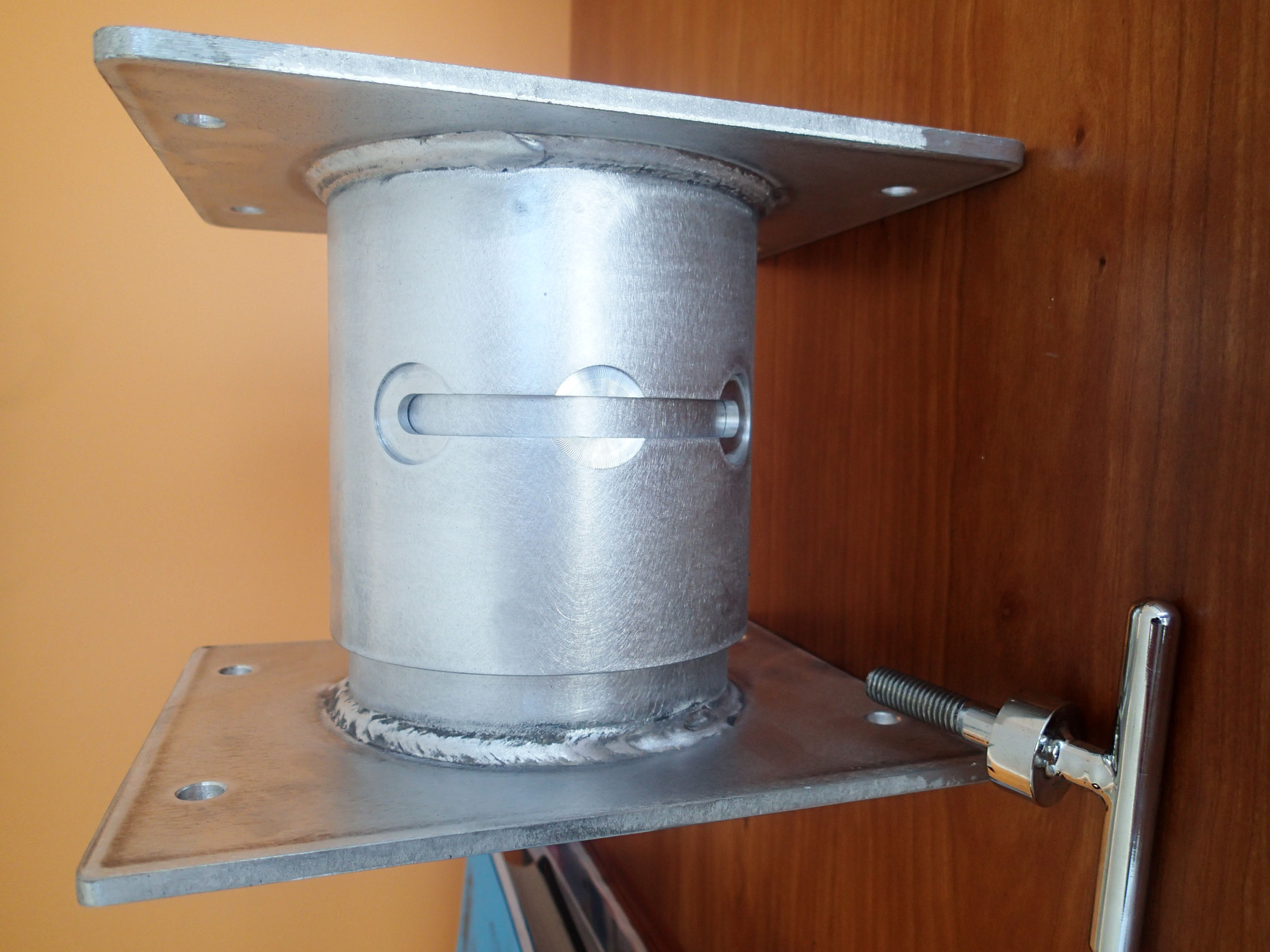 Outboard Swivel Mount