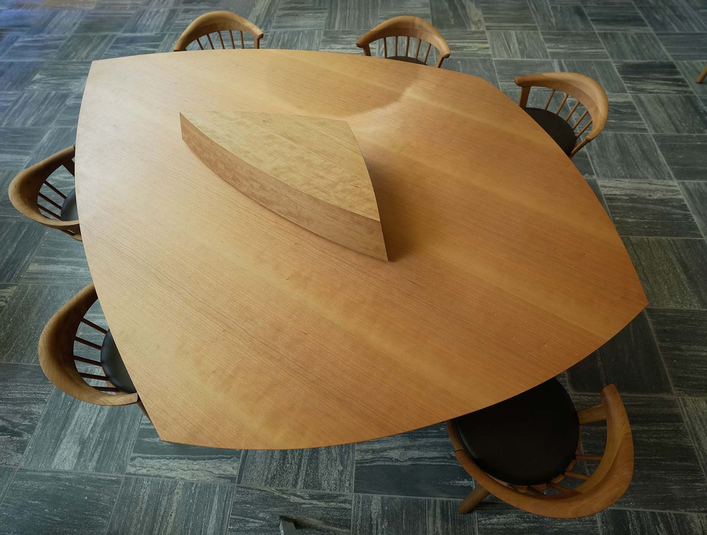 TACHIBANA TABLE