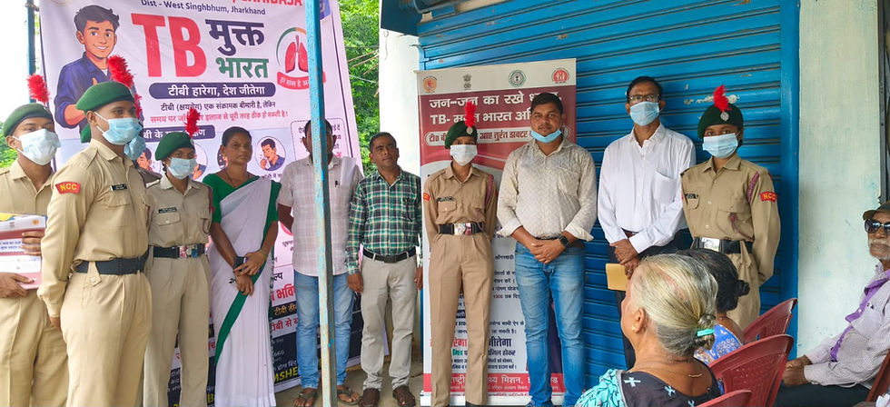 चाईबासा: नरसंडा गांव में टीबी जागरूकता कार्यक्रम, मरीजों को NCC कैडेट्स ने दी मनो-सामाजिक सहायता