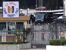 Chiudono la linea ferroviaria Pisa-Livorno per aumentare il traffico da e per il più grande arsenale di armi USA presente in Europa